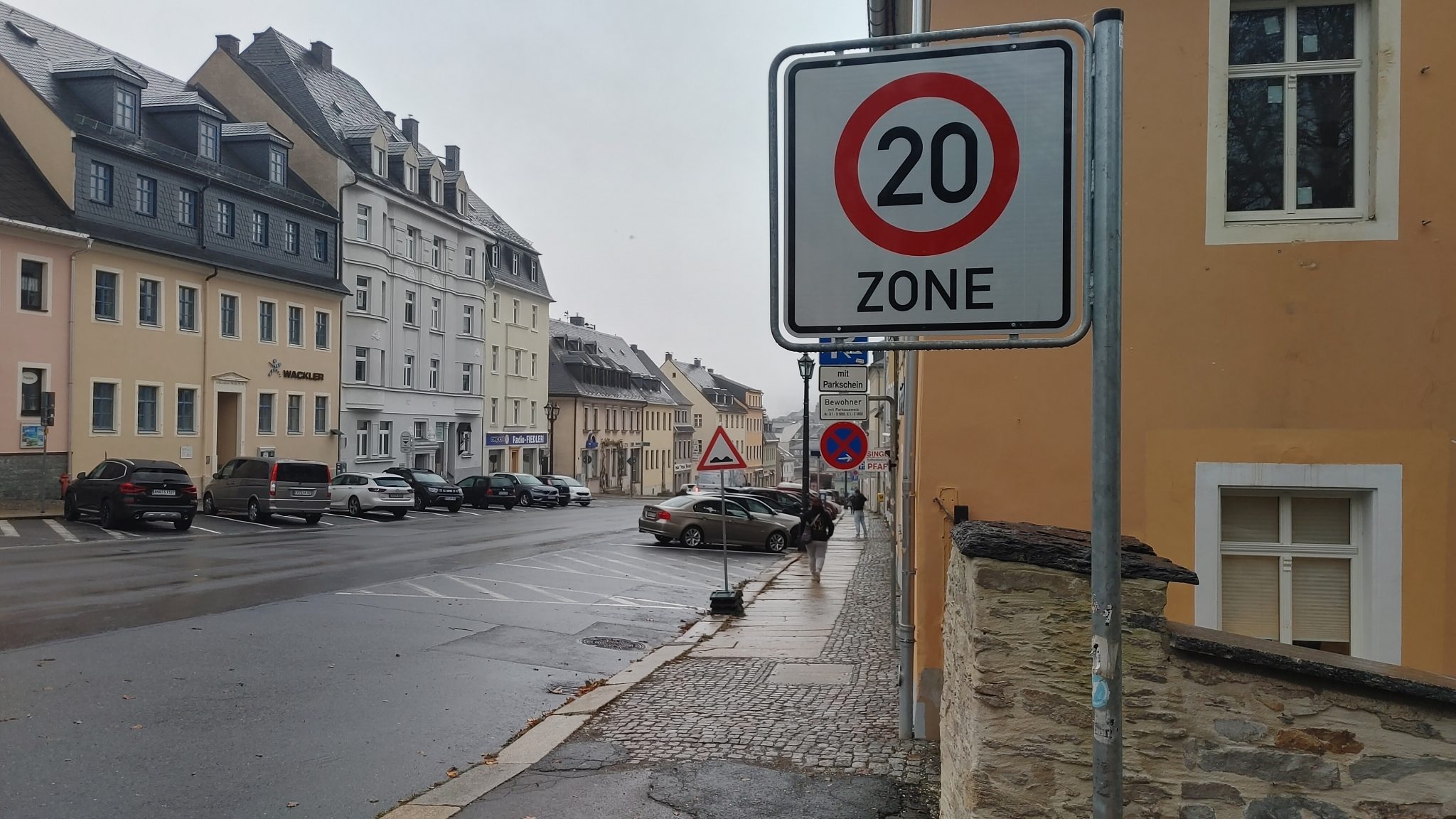 Annaberg-Buchholz erweitert die Tempo-20-Zone auf die Wolkensteiner Straße. Das Ziel: Mehr Sicherheit und Lärmschutz für Innenstadt. Foto: Sven Günther