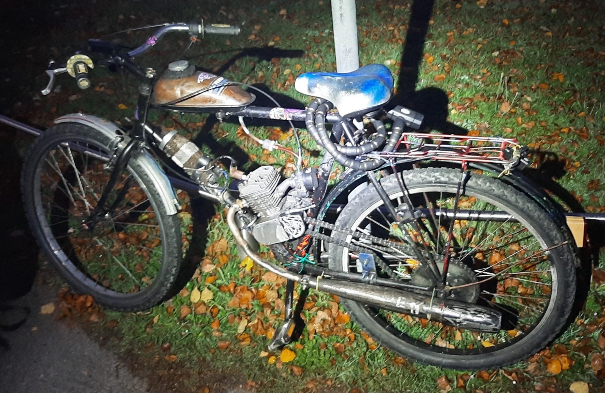 Fahrrad mit Simson-Motor getunt. Polizei stoppten Jungen (13) in Burgstädt. Foto: Polizei