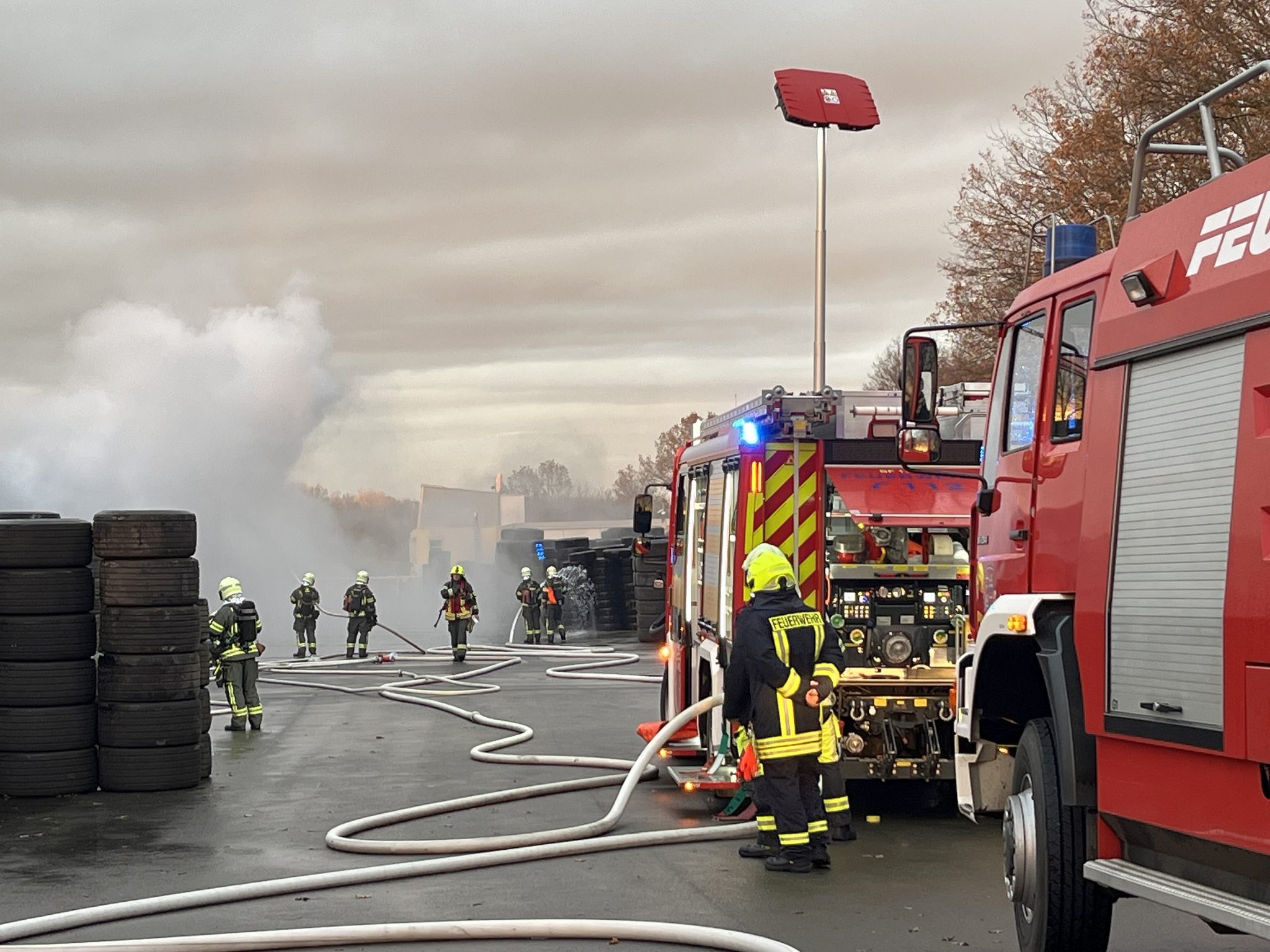 Letzten Dienstag rückten 65 Feuerwehrmänner und -frauen zu einer Übung nach Oberrothenbach aus. Foto: Stadtverwaltung