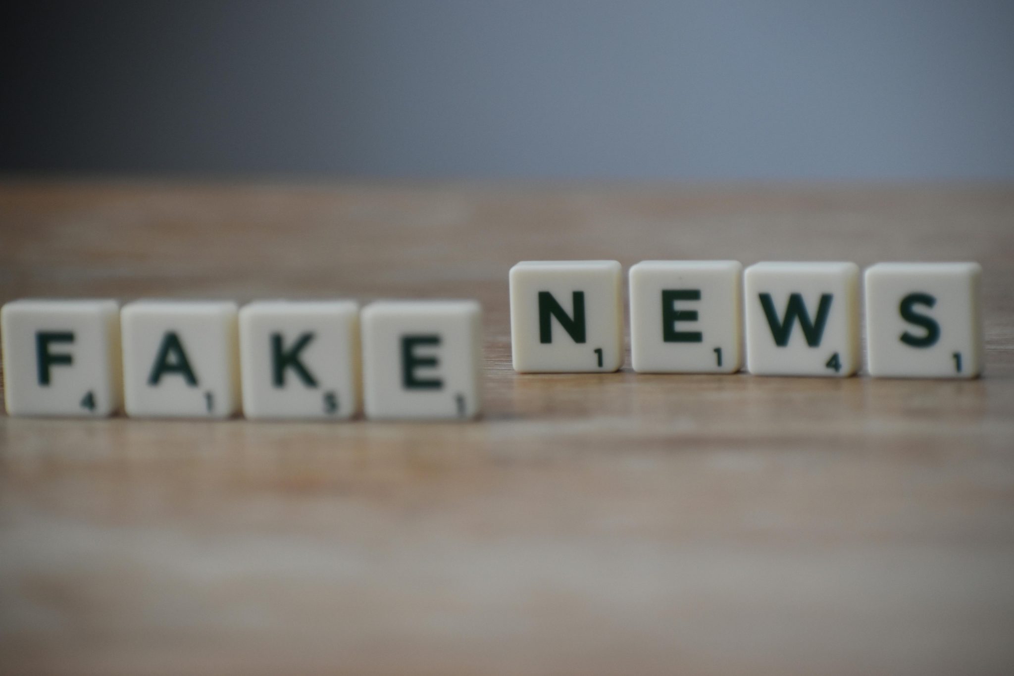 Fake News sind oft nur schwer von echten Nachrichtenmeldungen zu unterscheiden. Foto: pexels.com